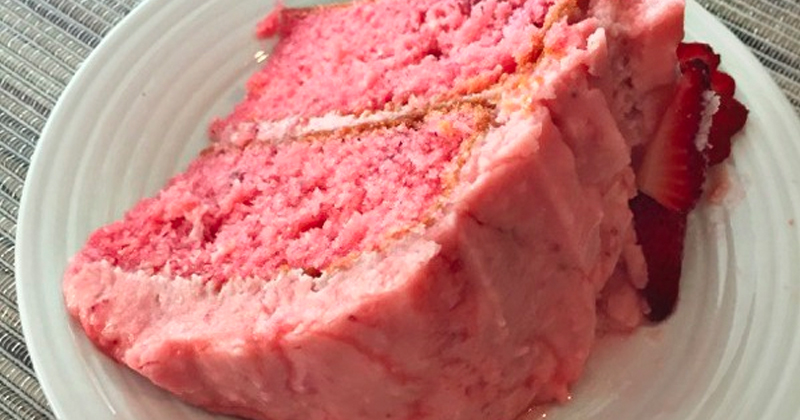 Mama Seward’s Strawberry Cake Recipe