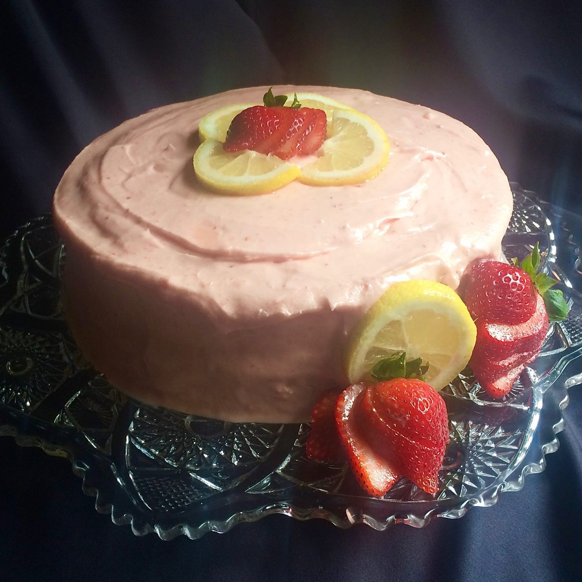 Strawberry Lemonade Cake With Fresh Strawberry Buttercream Frosting Delish Club 