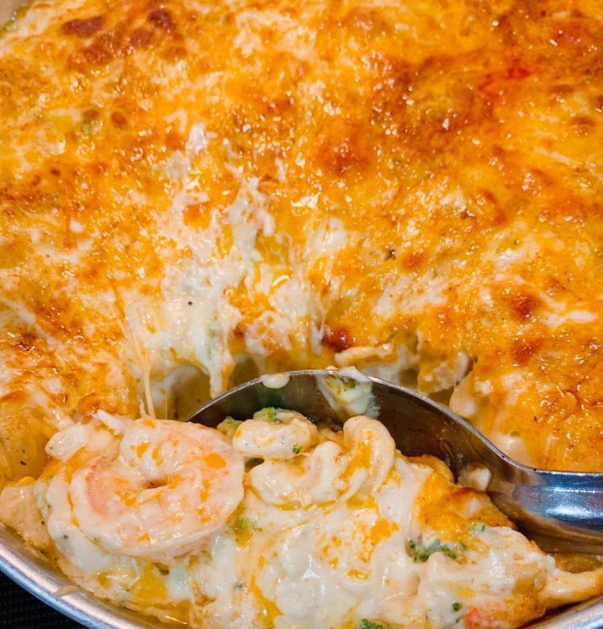 seafood-mac-and-cheese-delish-club