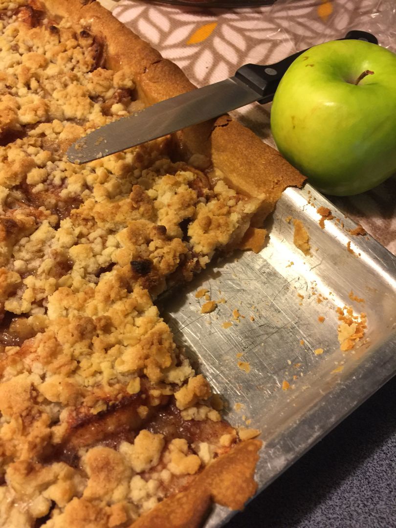 Apple Crumb Slab Pie