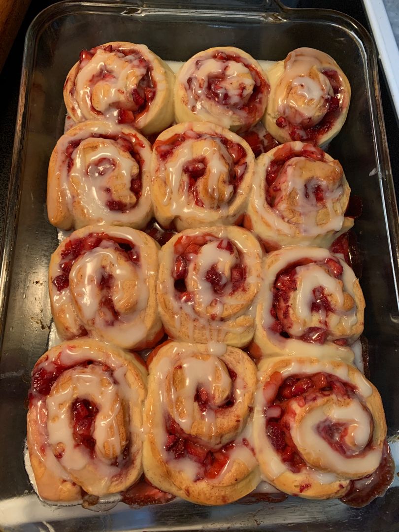 Strawberry Cinnamon Rolls Delish Club