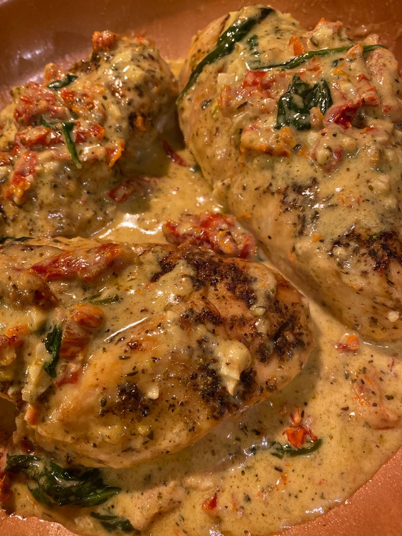 Creamy Chicken Breast In Spinach Parmesan Sauce Delish Club